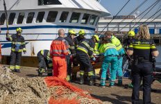 Man gewond na ongeval op kotter