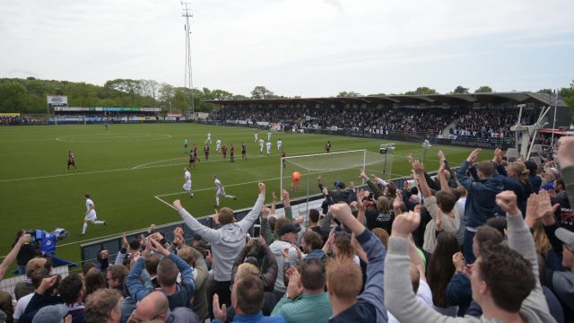 Telstar slaat gunstige eerste slag in play-offspektakel