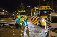 Man ernstig gewond na val met scooter