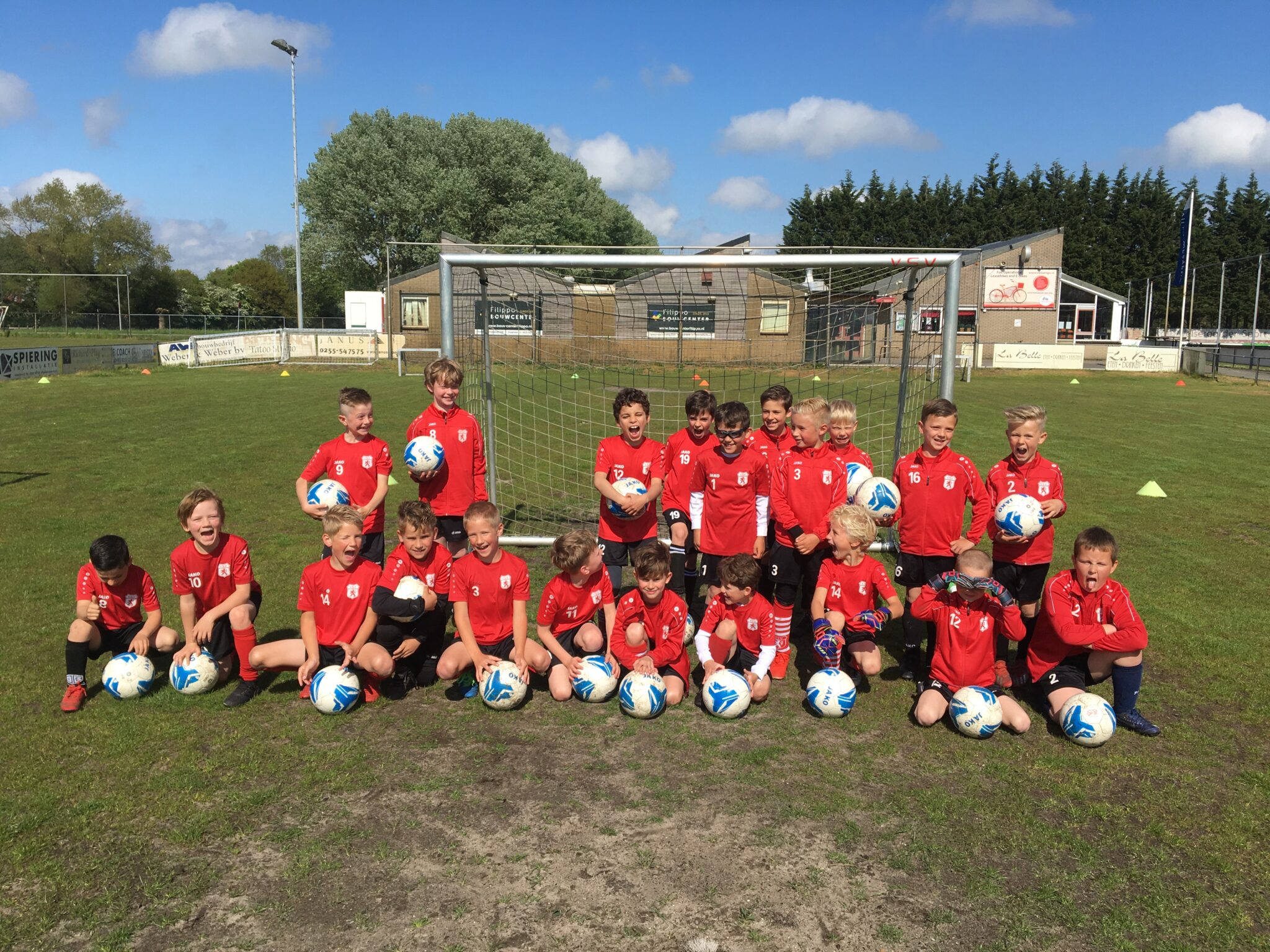 De bal rolt weer bij VSV