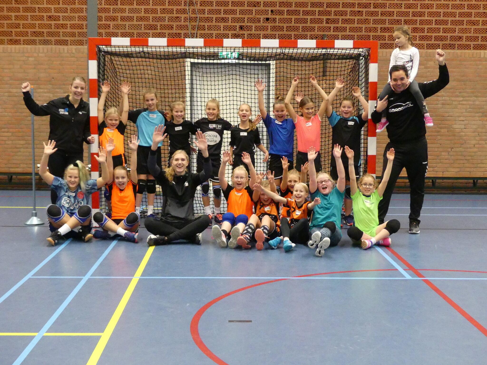 Zwaaien Onafhankelijkheid Gespecificeerd Eredivisionist HV KRAS/Volendam geeft handbal clinic aan jeugd HCV'90 -  Jutter | Hofgeest