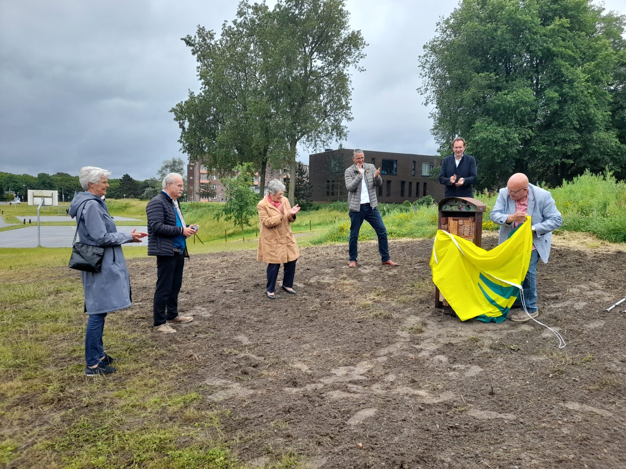Insectenhotel Vormt Kers Op De Taart Van Voltooid Stadspark Jutter Hofgeest Taart Ijmuiden