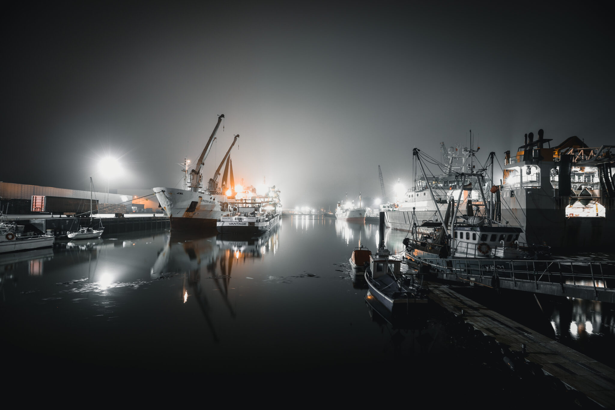 Haven in de mist - Jutter | Hofgeest