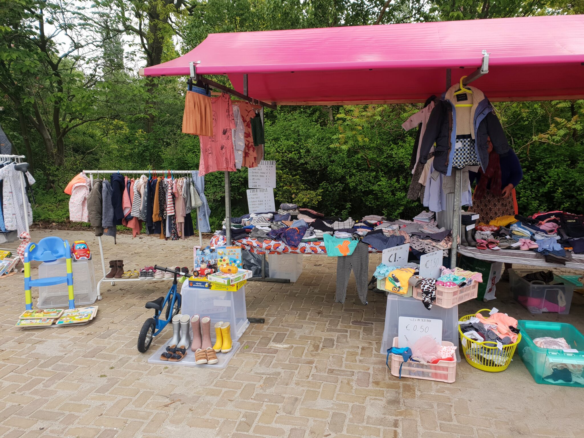 Tweedehands Kinderkleding-markt Nieuw Leven Spaarndam