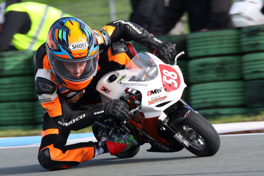 Stoere Velserbroeker kampioen minibike in Assen