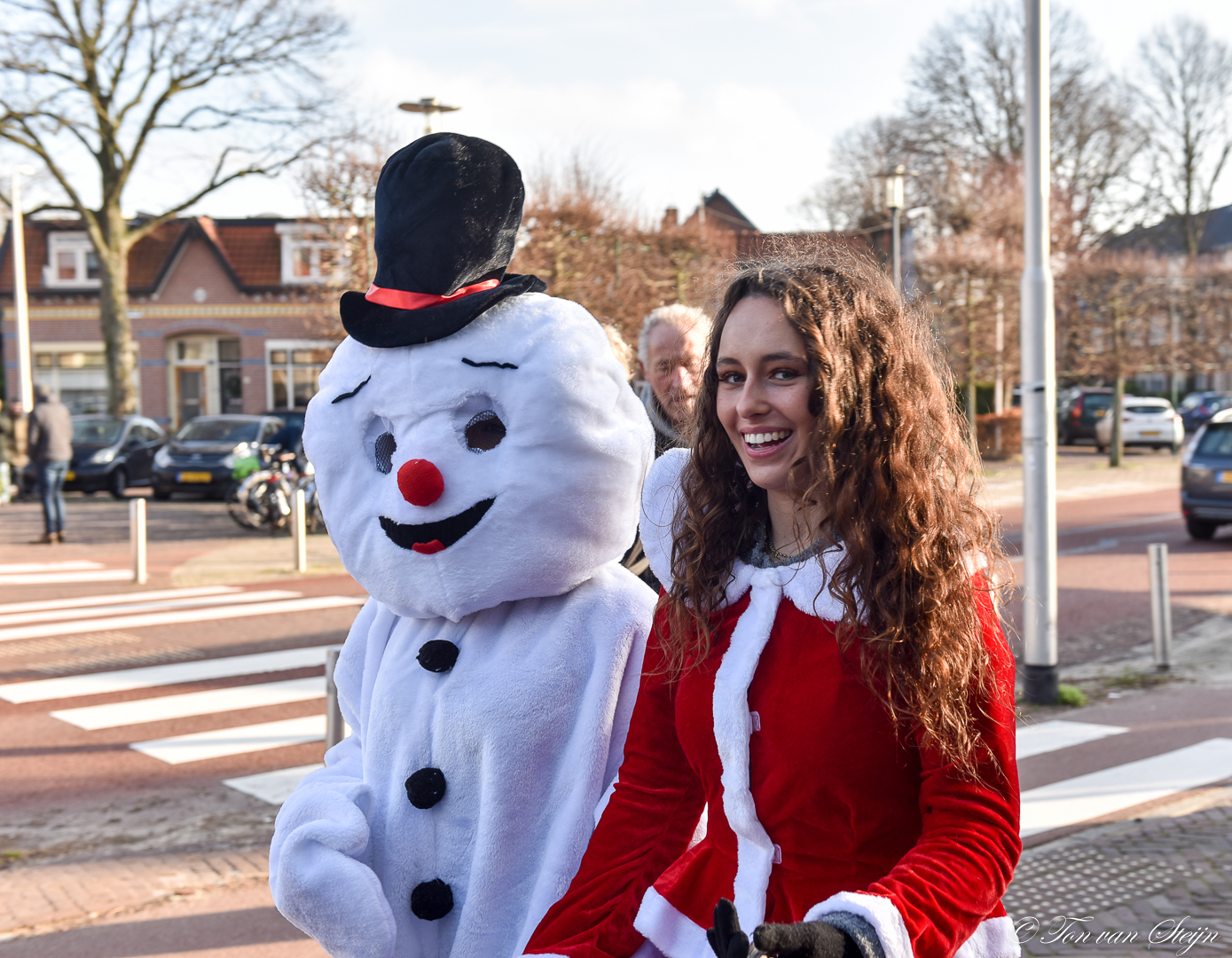 Kerstmarkt SantpoortNoord druk bezocht feestje Jutter Hofgeest