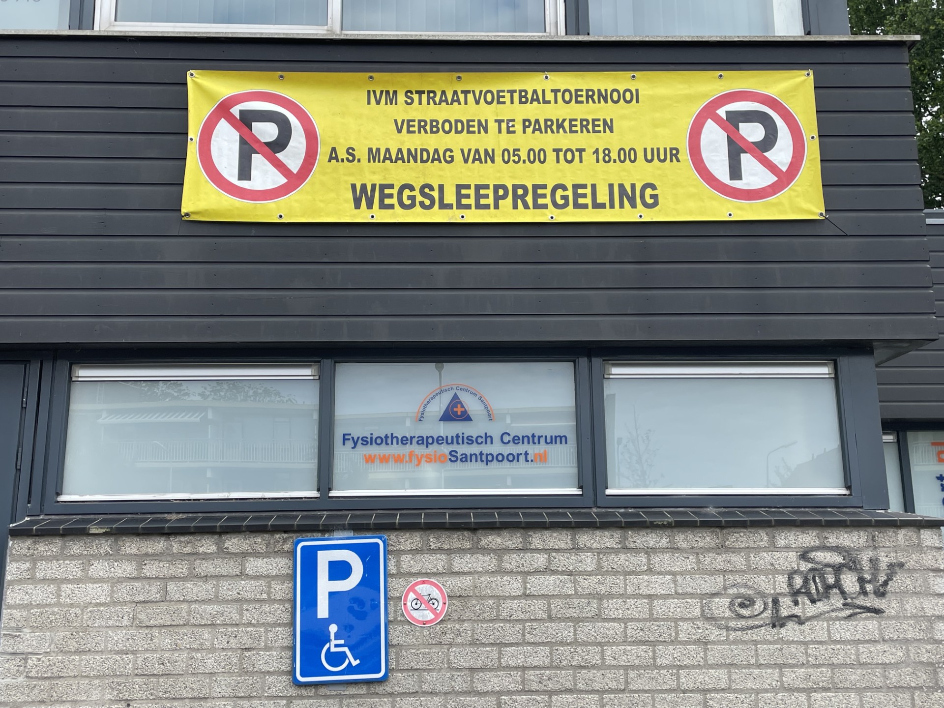 Parkeerverbod Straatvoetbal Dorpsfeest Santpoort