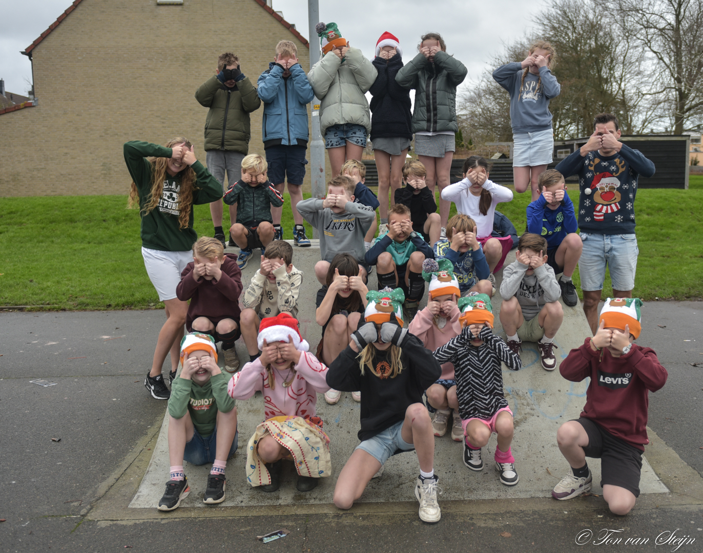 Ook De Rozenbeek in korte broek voor KIKA