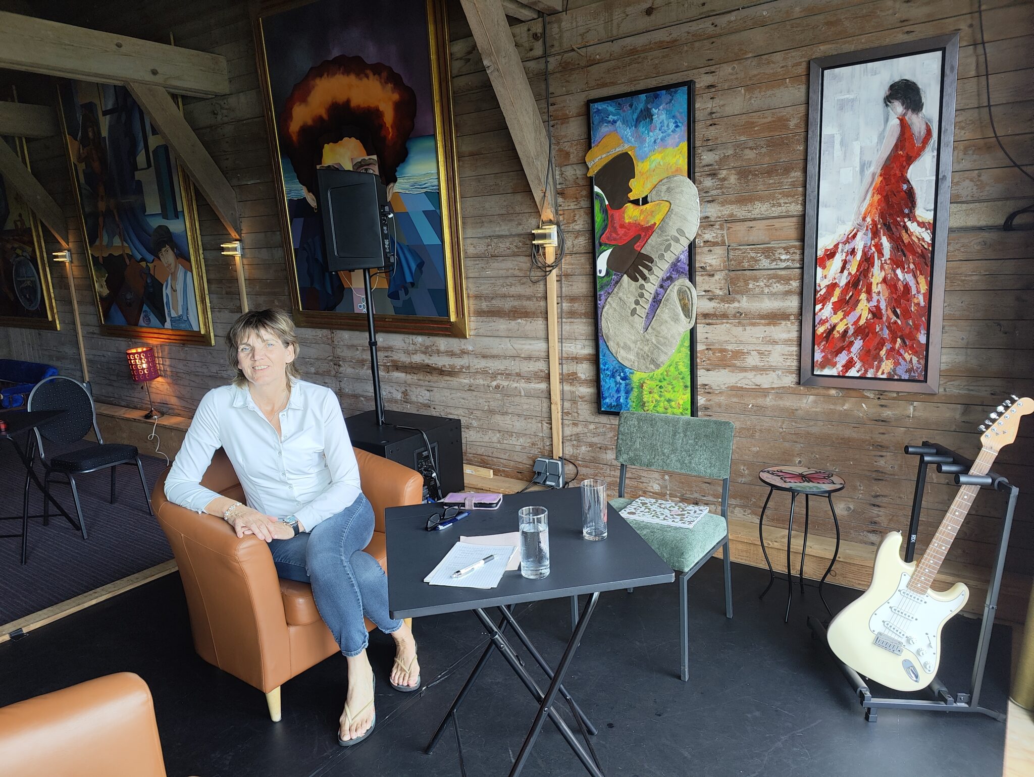 Bij de redactie aan tafel : Elly Morren van El Theatro in Spaarndam