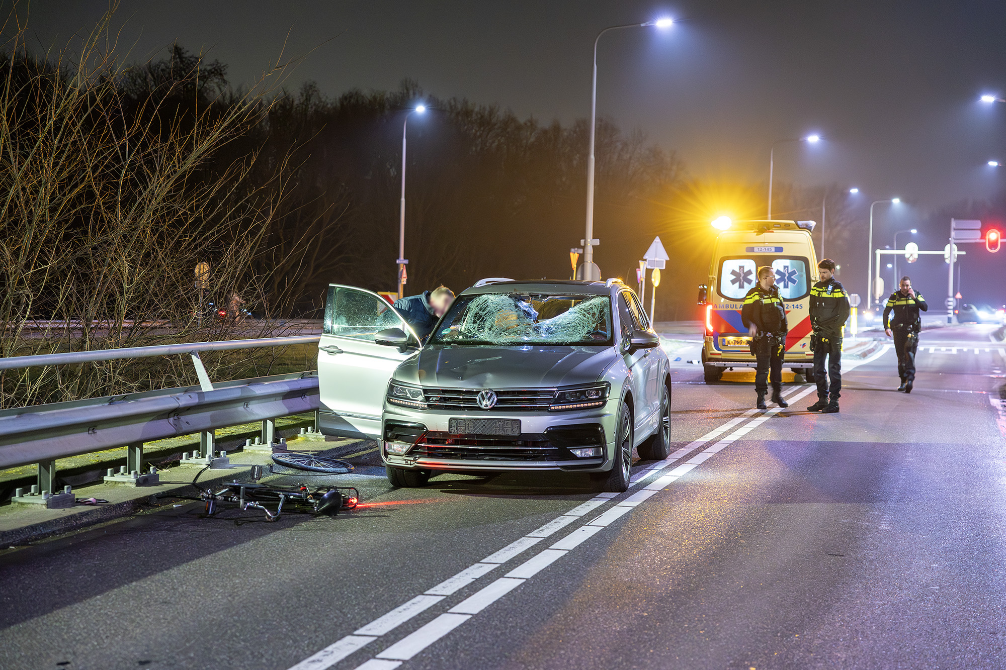 Fietser lelijk gewond bij aanrijding in Velserbroek
