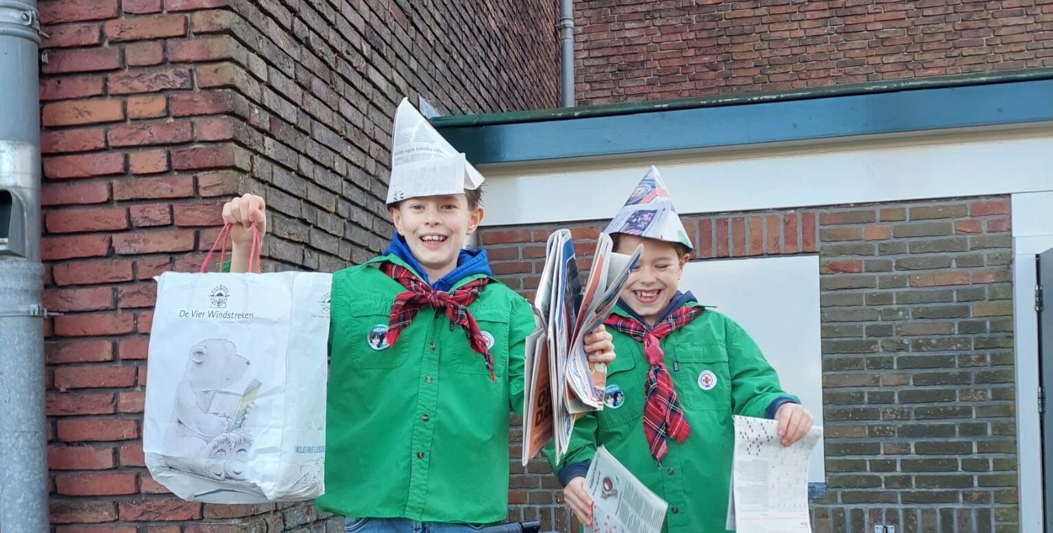 Scouting St. Radboud neemt inzamelingsactie oud papier over van Lourdes werkgroep