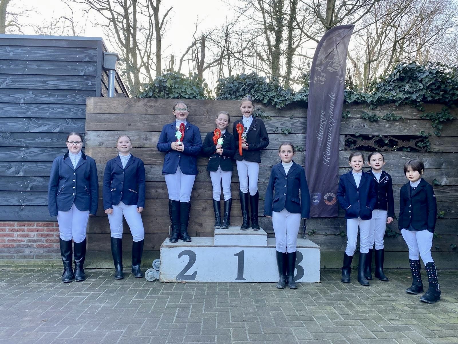 Dressuurwedstrijd voor de jongste ruiters op manege Kennemergaarde