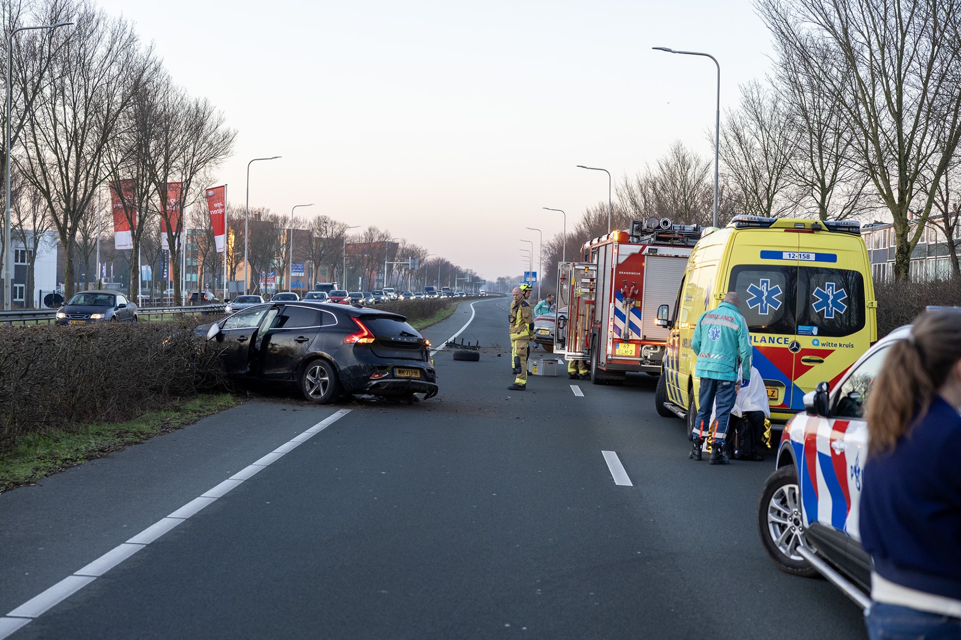 Twee gewonden bij zwaar ongeval op N208 bij Velserbroek
