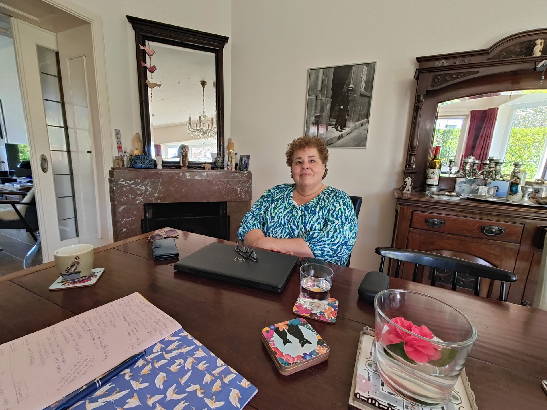 Bij de redactie aan tafel : Lydia Moreira