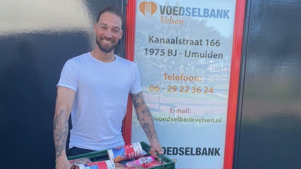 Hoog bezoek bij de Voedselbank in IJmuiden
