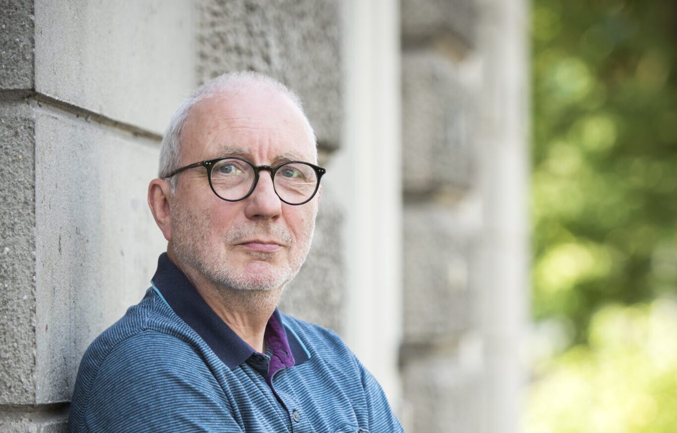 Arend van Dam neemt kinderen en ouders mee in oorlogsverhalen