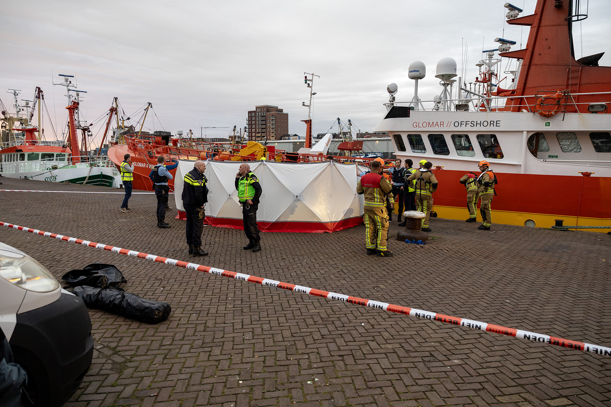 Man uit water gehaald bij Trawlerkade