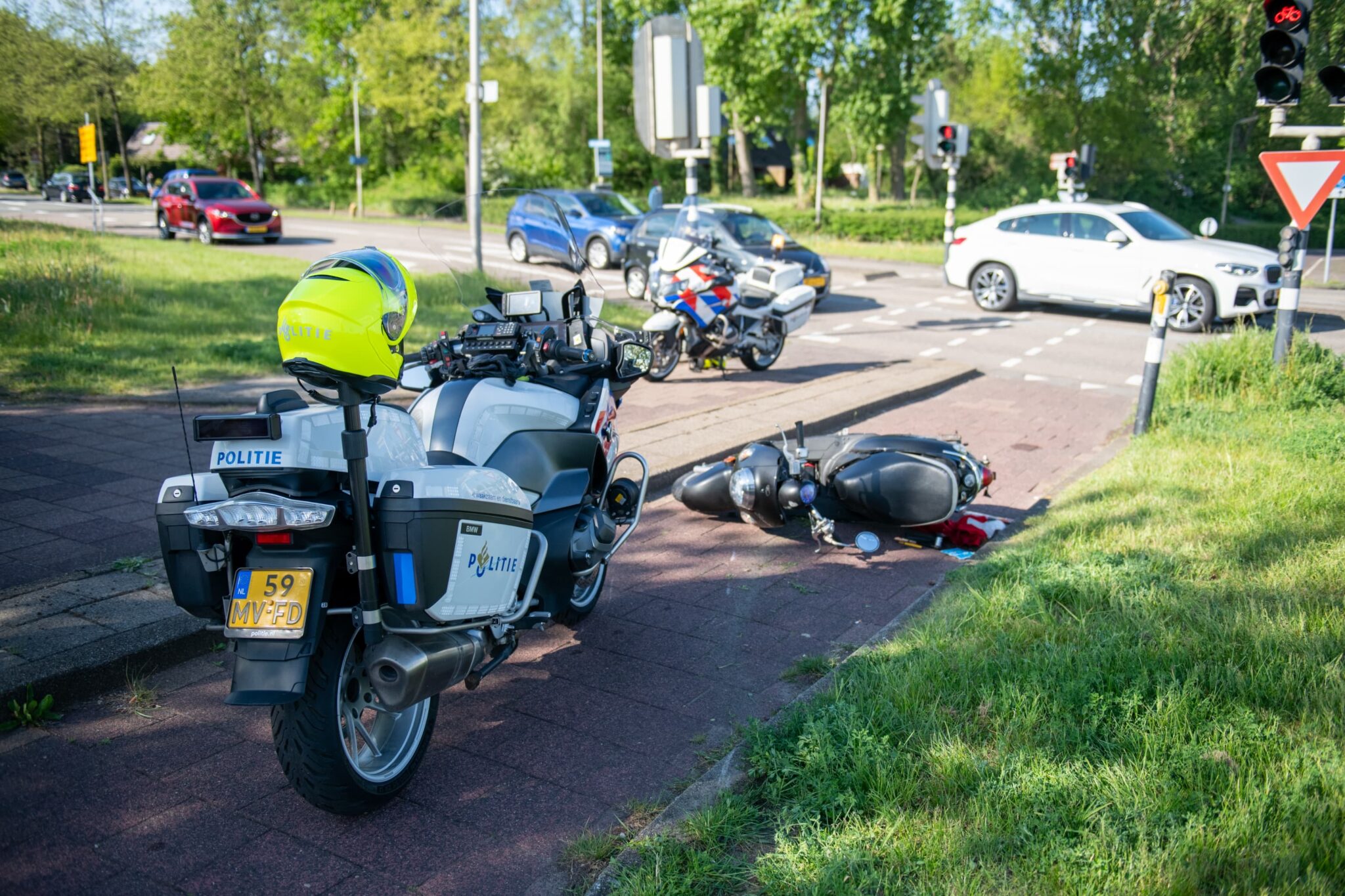 Scooterrijder onderuit in Velsen-Zuid