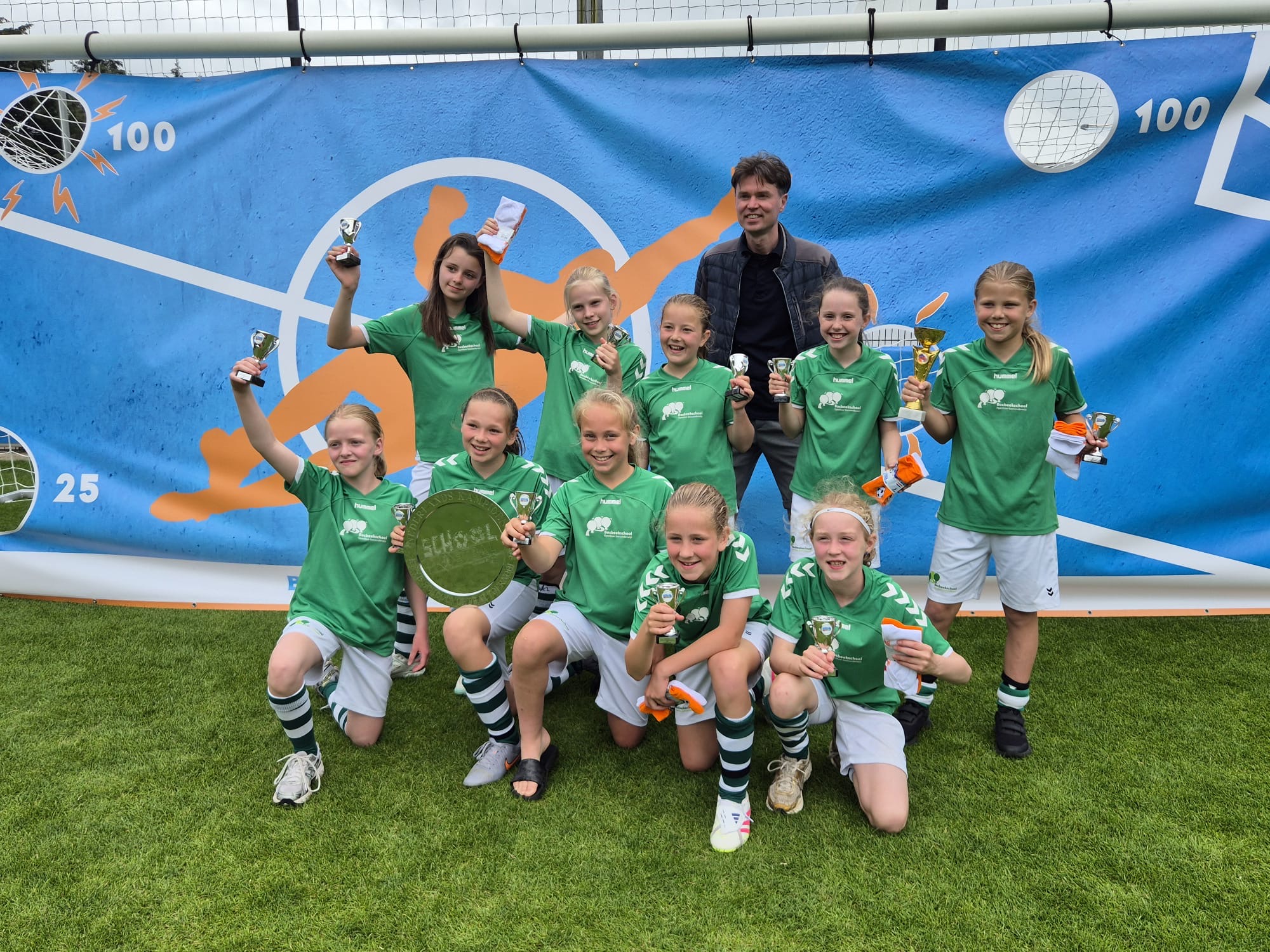 Bosbeekschool Nederlands kampioen schoolvoetbal