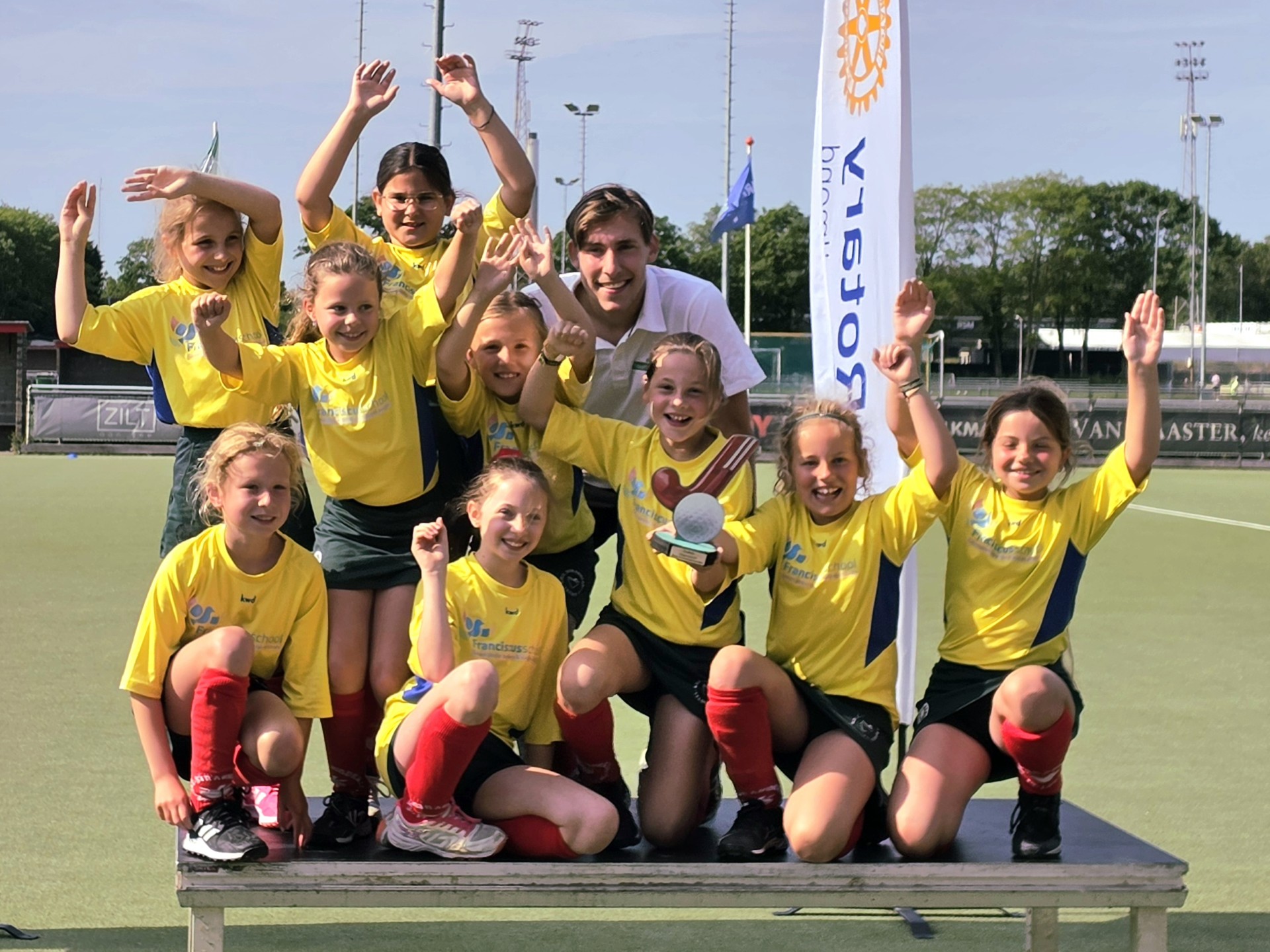 Groep 5/6 van de Franciscusschool schoolhockeykampioen