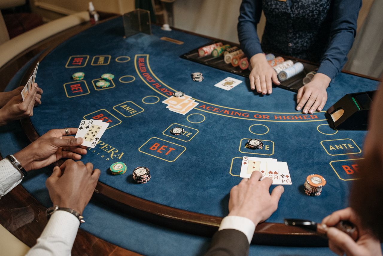 De levensduur van online platformen: Welke factoren bepalen de betrouwbaarheid van een online casino