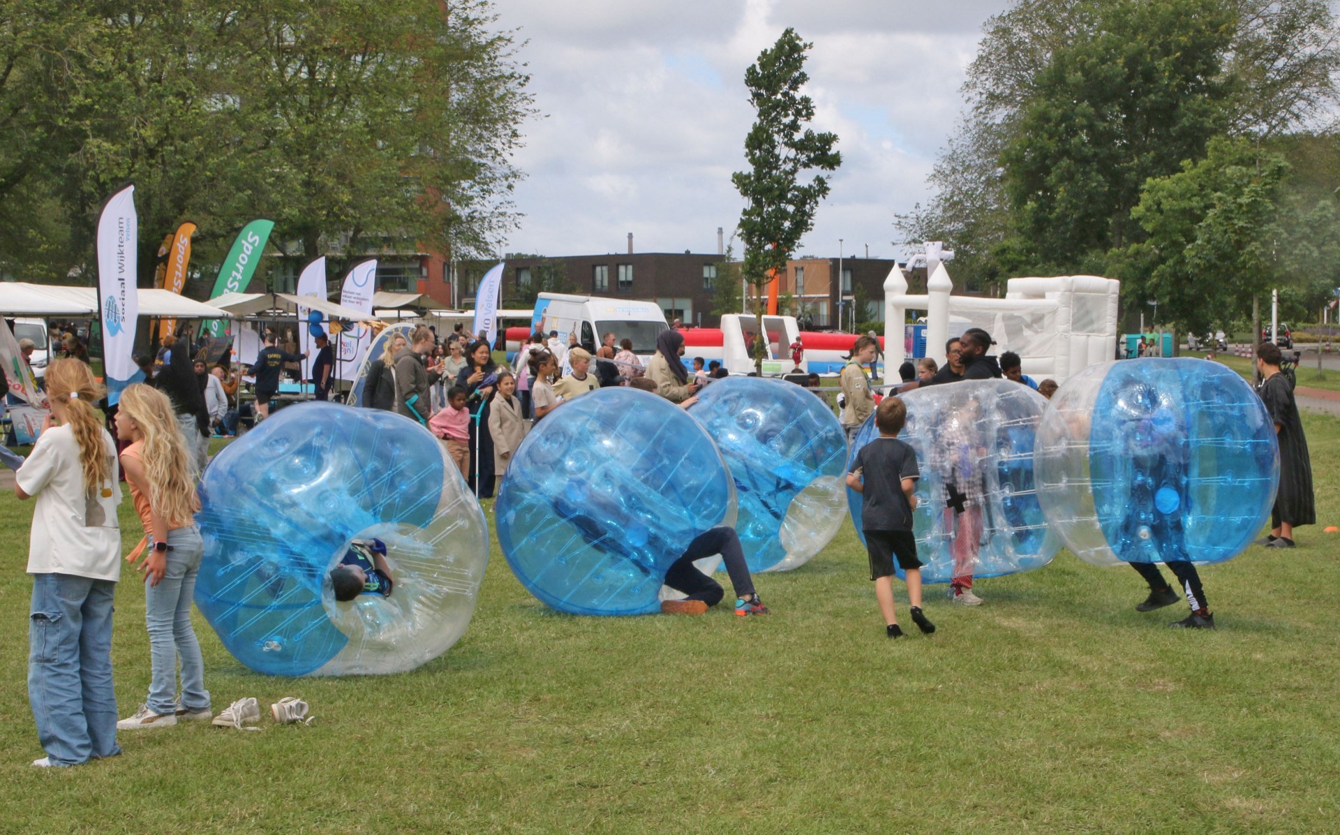 Sport- en Cultuurmarkt in Stadspark samen met open huis Kuba Moskee IJmuiden