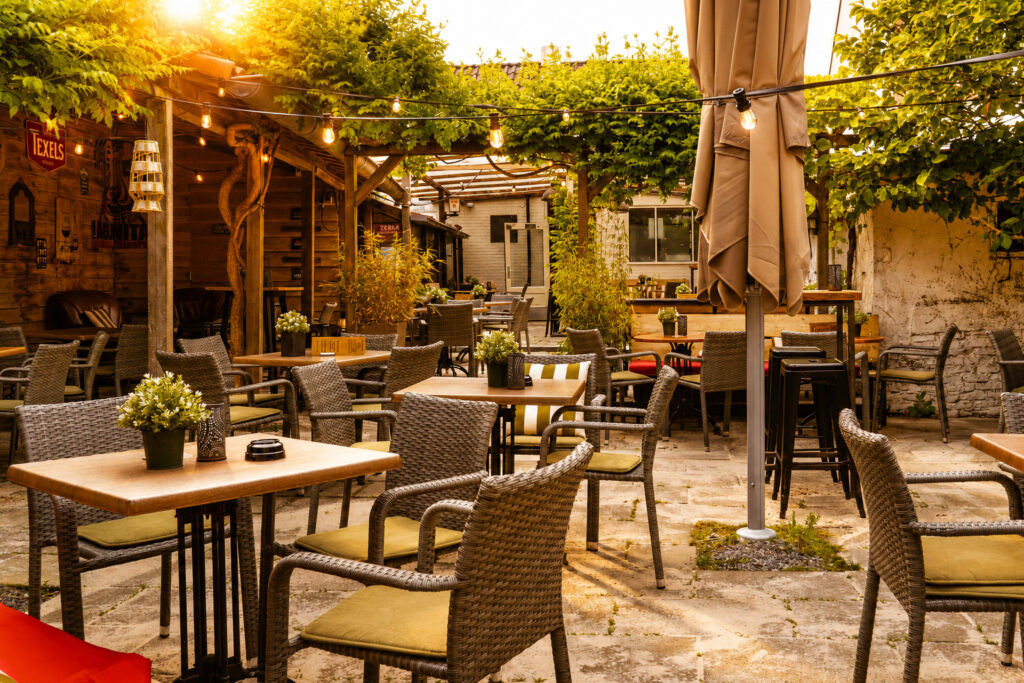 Een verborgen terras in hartje Santpoort-Noord