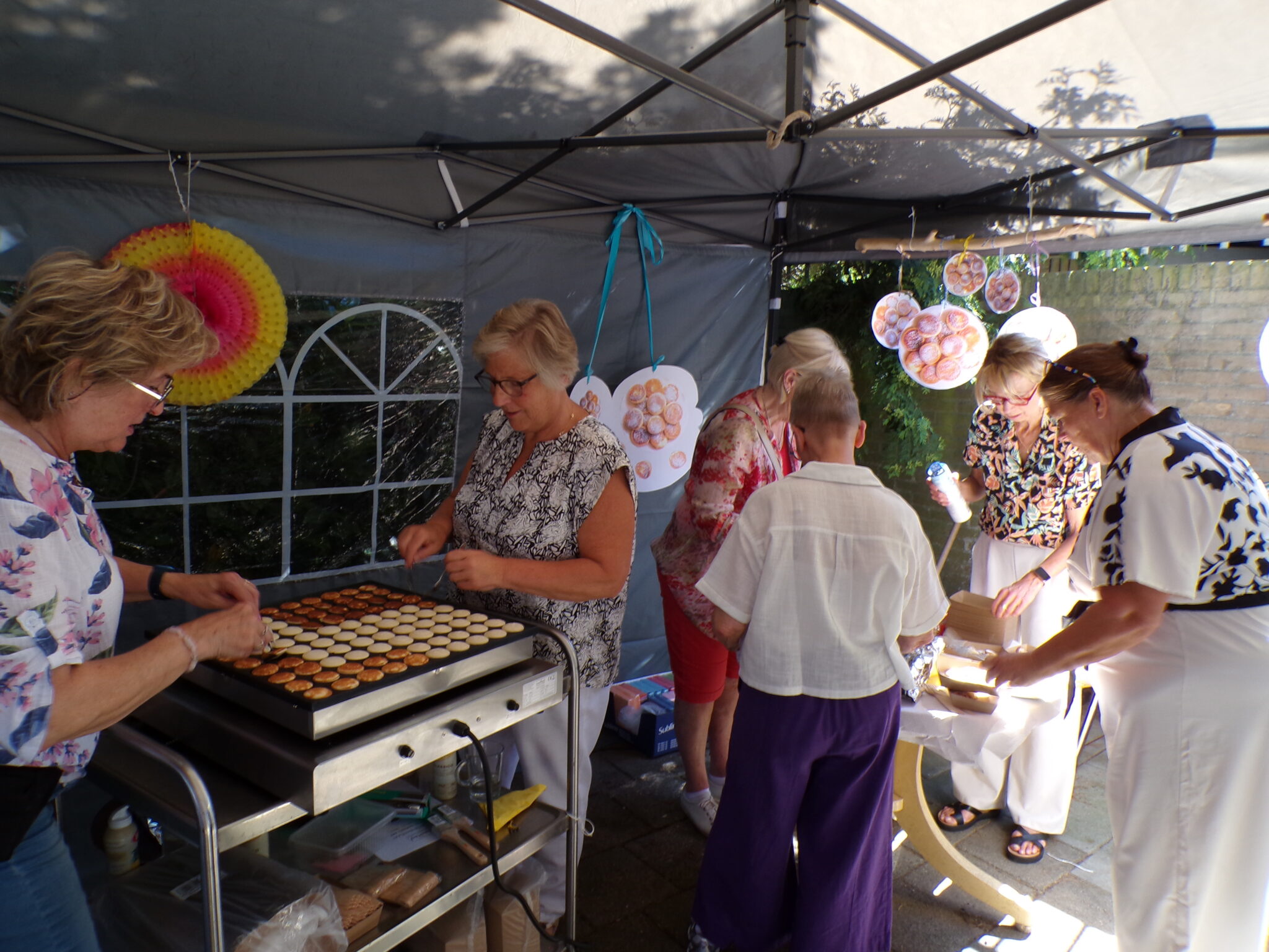 Poffertjesplaat feestelijk ingewijd