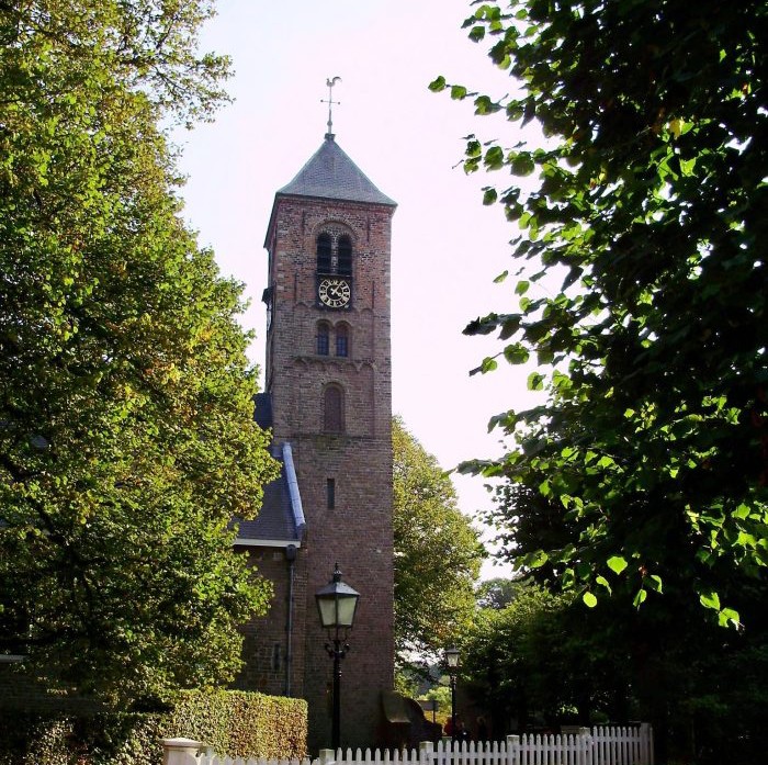 Rondleiding in en om de eeuwenoude Engelmunduskerk