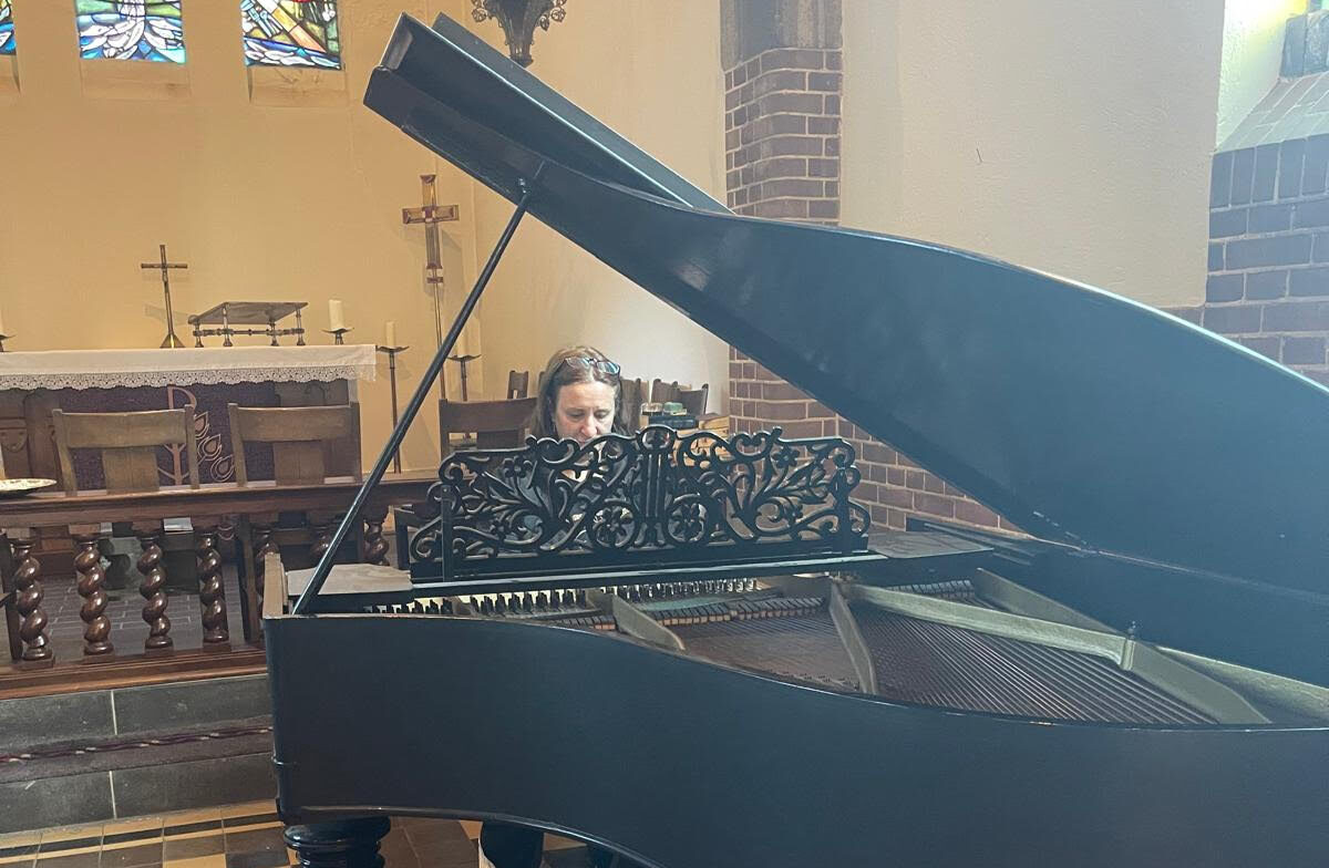 Concert in Oud-IJmuiden door vijf pianisten